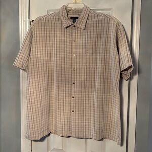 Van Heusen Short Sleeve Button Down Pale Greenish Tan Plaid Shirt